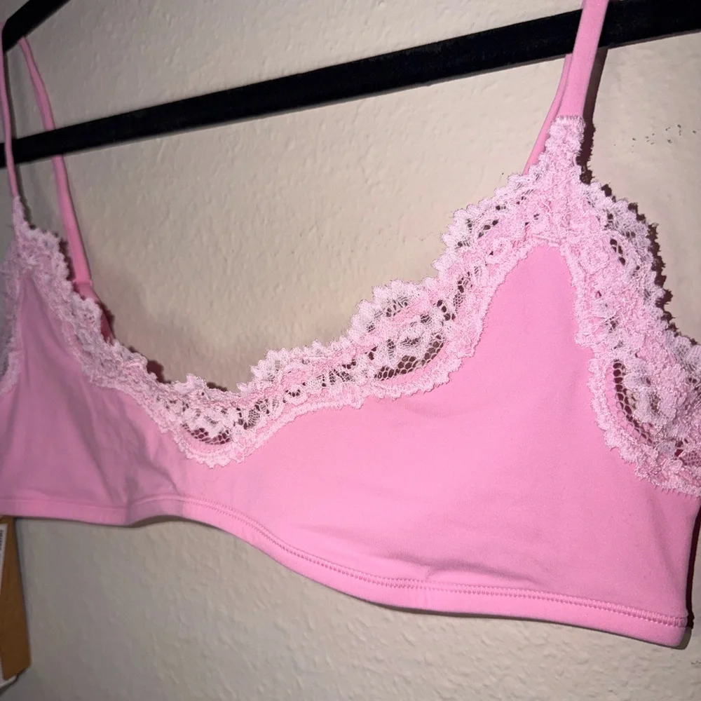 SKIMS Fits Everybody Lace Scoop Bralette Bubblegum Tonal Size Medium - Picture 3 of 8